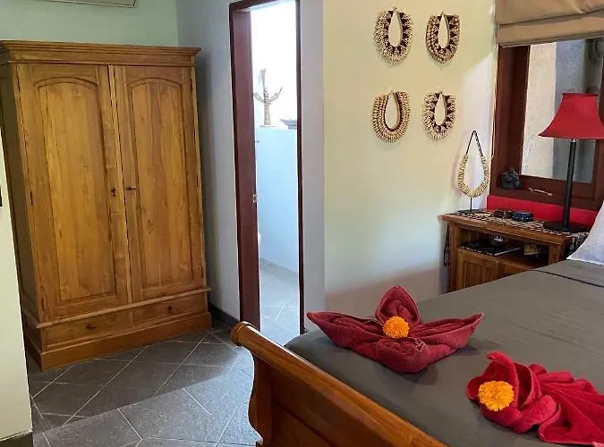 Spacious 4-bedroom Garden Villa Sanur