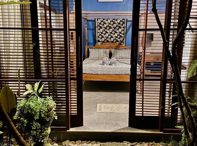 Spacious 4-bedroom Garden