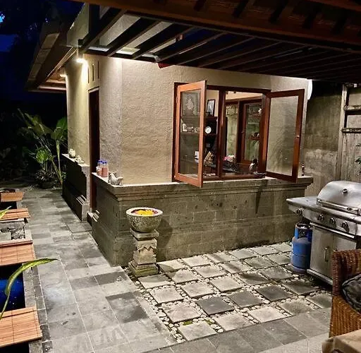 Spacious 4-bedroom Garden *