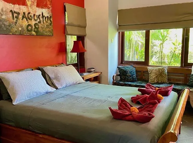 Spacious 4-bedroom Garden * Sanur
