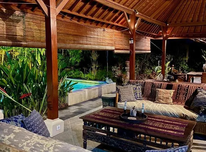 Spacious 4-bedroom Garden * Sanur