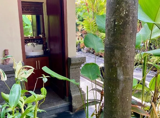 Spacious 4-bedroom Garden * Sanur